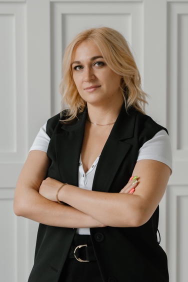 Бешенцева Ирина Юрьевна, Финансовый директор и администратор, ЮК «Центурион»